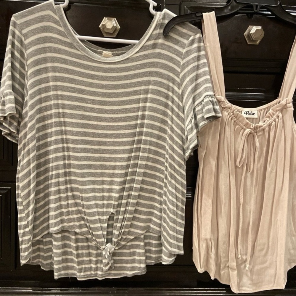 Lot Of 2 Womens Tops Size M pulse